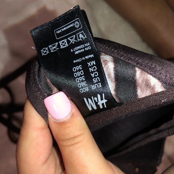 Bikini Set - Picture 2 of 4